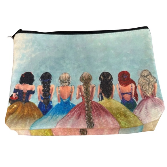 Disney Bundle - pouch, 2 socks and blemish patches - Picture 4 of 6